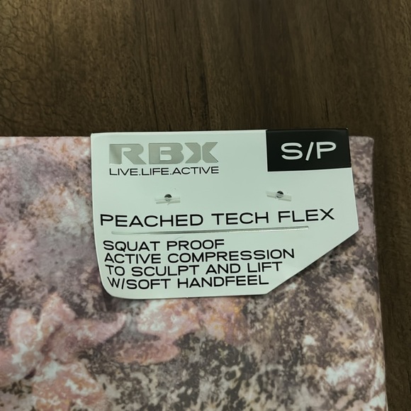 Women’s Reebok, peached tech, flex, yoga pants - Picture 2 of 5